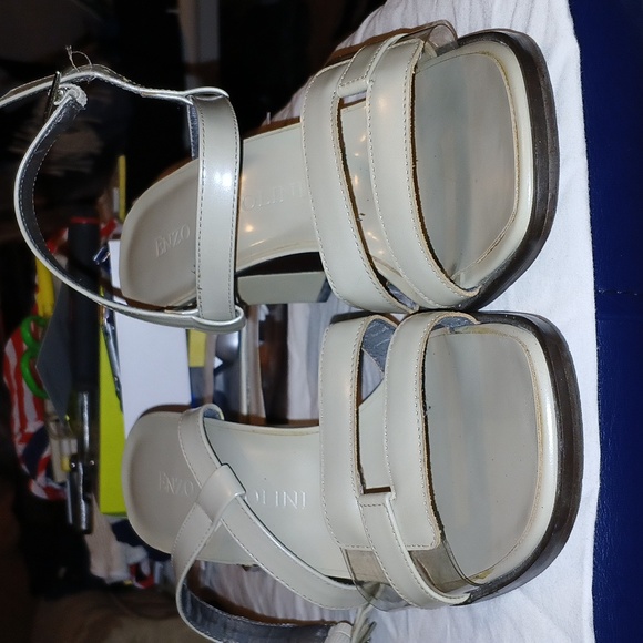 Shoes - Picture 2 of 5